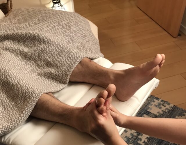 ふくらはぎのむくみや張りが起きる理由と解消法